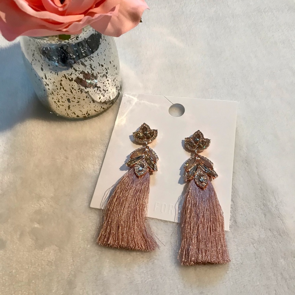 FOREVER 21 BLUSH PINK TASSEL EARRINGS